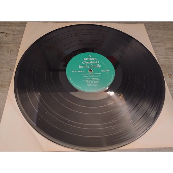 Christmas Music A Singer Christmas for the Family Vintage 1963 Vinyl Record - Picture 2 of 5